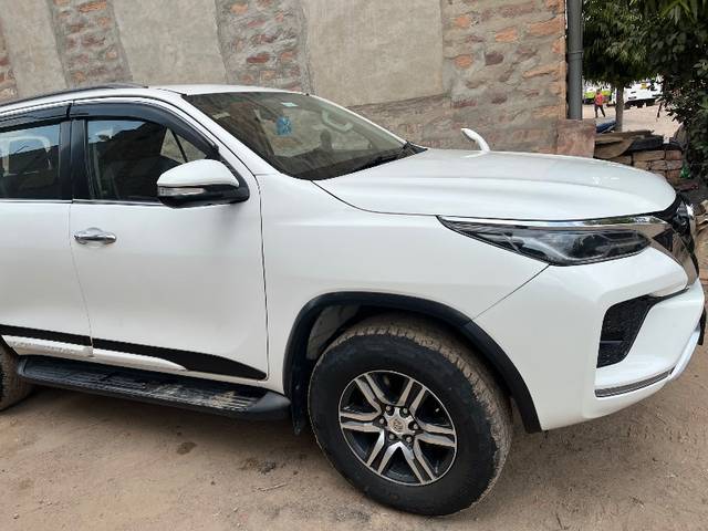 https://images10.gaadi.com/usedgaadi-sellcar/UsedCar/f5aa463fa/25f0d5c2-4362-45a1-8cf2-57b88a341e44.jpeg?imwidth=6400