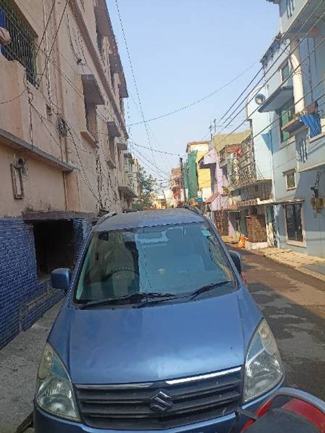 https://images10.gaadi.com/usedgaadi-sellcar/UsedCar/f5aa7f9fa/02fb4dfe-9acf-42c5-ba53-28a3e8926b9a.jpg?imwidth=6400