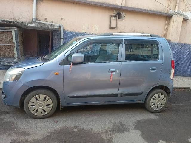 https://images10.gaadi.com/usedgaadi-sellcar/UsedCar/f5aa7f9fa/71eabc16-e636-4033-bd0b-c870ecb14109.jpg?imwidth=6401