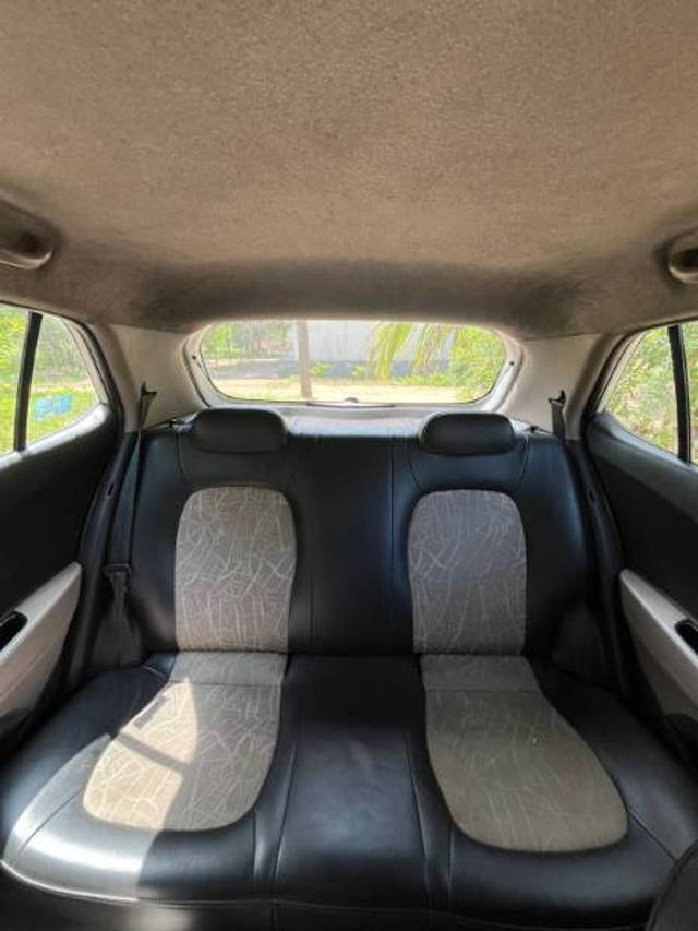 https://images10.gaadi.com/usedgaadi-sellcar/UsedCar/f5aa85e6a/cd4eae55-652c-42ff-81f9-75571164b149.jpg?imwidth=6402