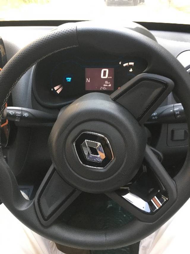 https://images10.gaadi.com/usedgaadi-sellcar/UsedCar/f5aafed0a/a909d31b-1533-4032-8008-84f39f46b376.jpeg?imwidth=6401