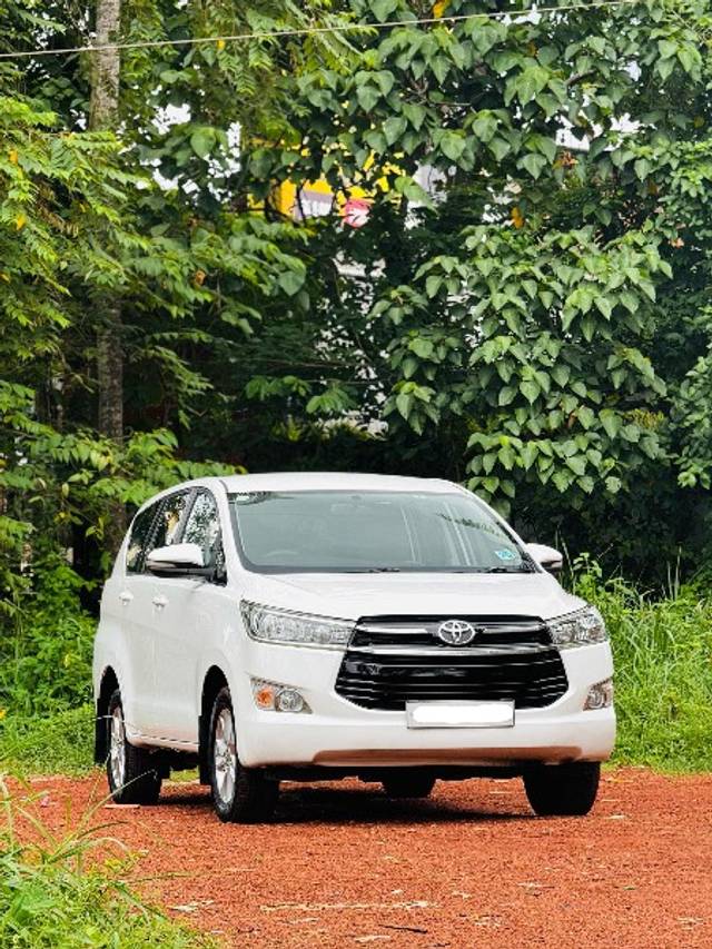 https://images10.gaadi.com/usedgaadi-sellcar/UsedCar/f5ab09a0a/d72da8b5-ab53-4622-8c71-7b288145e540.jpeg?imwidth=6402
