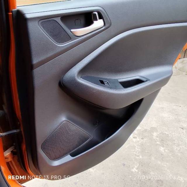 https://images10.gaadi.com/usedgaadi-sellcar/UsedCar/f5ab3810a/4b97767b-1cd6-4860-abc6-01eb7e15f571.jpg?imwidth=6401