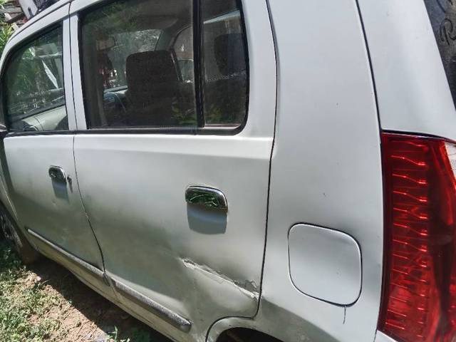 https://images10.gaadi.com/usedgaadi-sellcar/UsedCar/f5abbbe0a/8fc20aa0-7062-4616-b4d1-6bf5515207bf.jpg?imwidth=6401