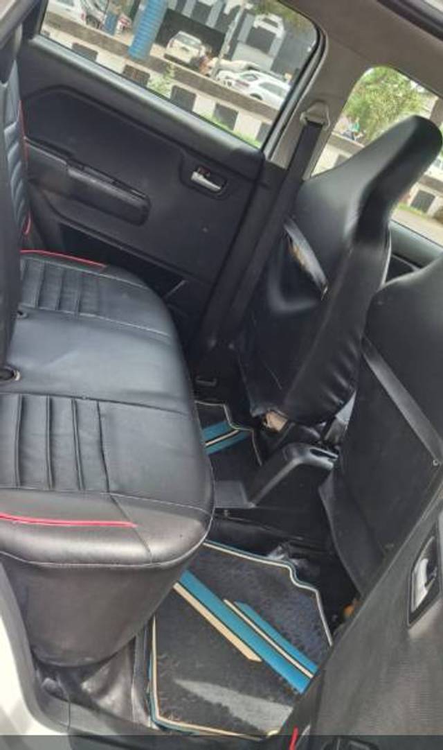 https://images10.gaadi.com/usedgaadi-sellcar/UsedCar/f5ac0df3a/6910fff7-19d2-4420-88e6-928bea8e6017.jpg?imwidth=6402