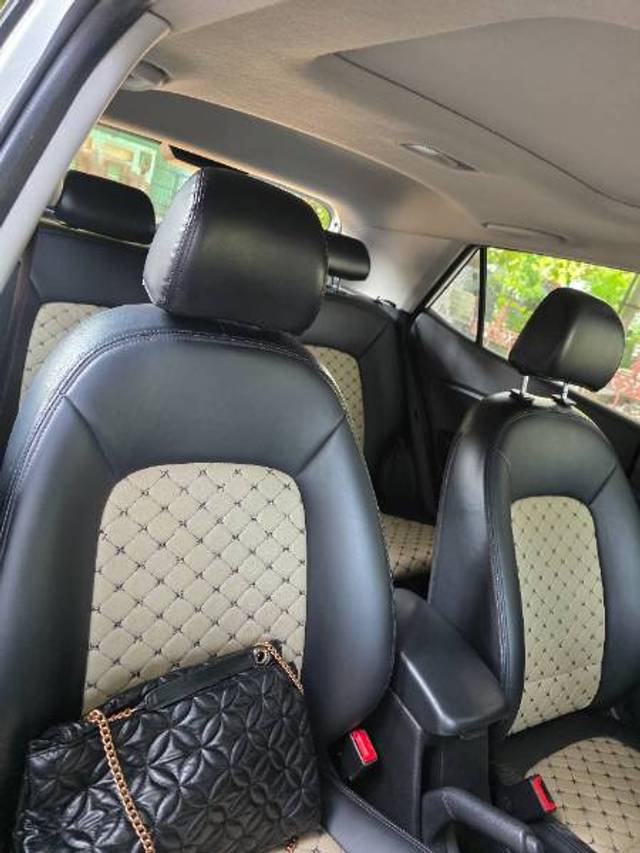 https://images10.gaadi.com/usedgaadi-sellcar/UsedCar/f5ac1fd0a/567947a7-0044-446b-b4c2-6033e5abb6b9.jpg?imwidth=6401