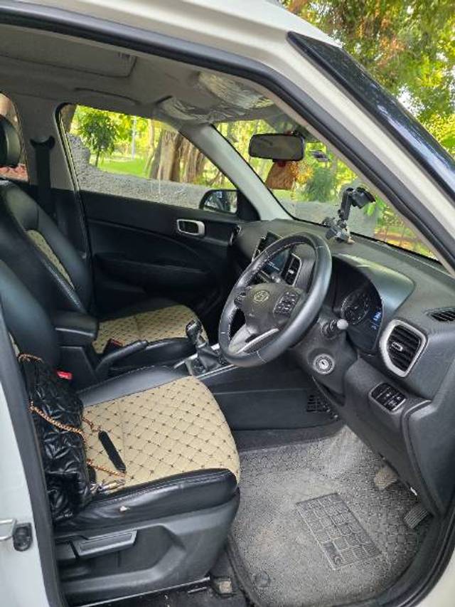 https://images10.gaadi.com/usedgaadi-sellcar/UsedCar/f5ac1fd0a/e2cf26d5-5e04-4566-83b0-696bf8439ead.jpg?imwidth=6402