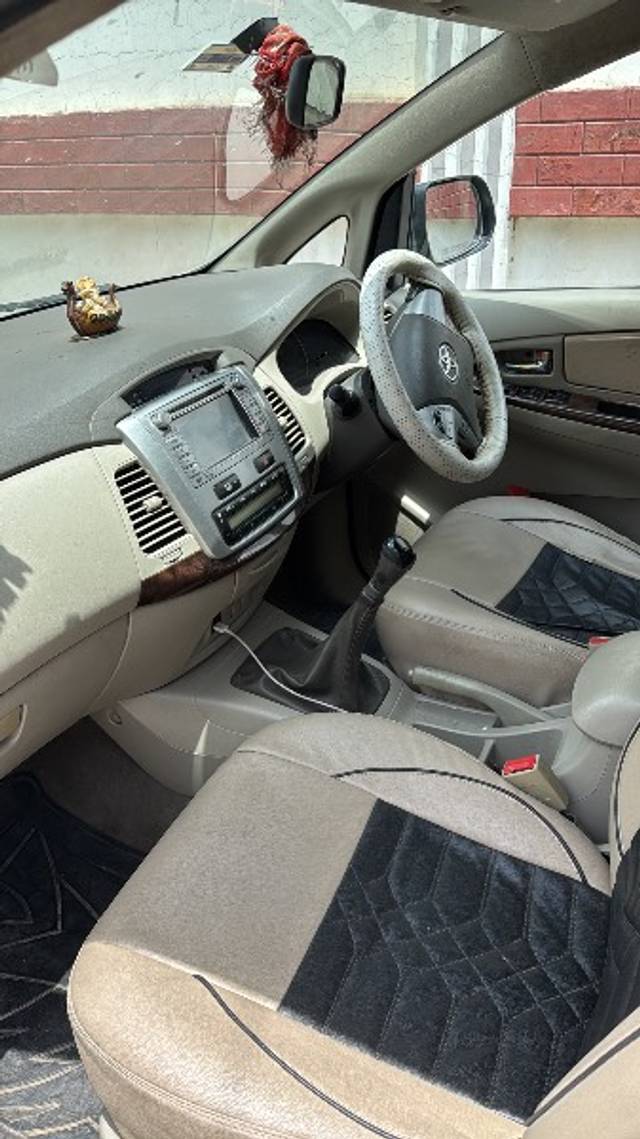 https://images10.gaadi.com/usedgaadi-sellcar/UsedCar/f5acb320a/f34fd0db-ee54-436c-88c1-590a1e6048f8.jpeg?imwidth=6402