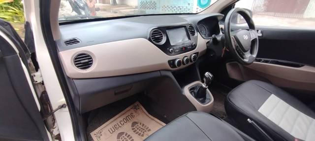https://images10.gaadi.com/usedgaadi-sellcar/UsedCar/f5ad2738a/02e60d67-a839-462d-8381-b78988dc7f95.jpg?imwidth=6400