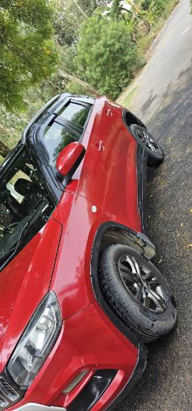 https://images10.gaadi.com/usedgaadi-sellcar/UsedCar/f5ad34fea/3d2dfff4-9d75-428e-a0f7-eeb54021f5aa.jpg?imwidth=6402