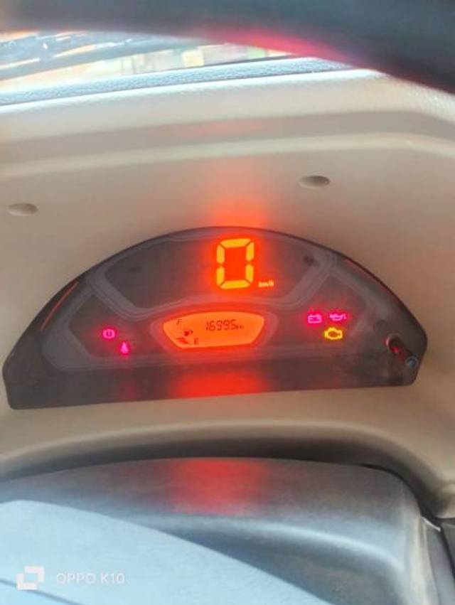 https://images10.gaadi.com/usedgaadi-sellcar/UsedCar/f5ad35d5a/fff3b7d5-c670-4789-adc6-ffe5b4f1c5ba.jpg?imwidth=6401