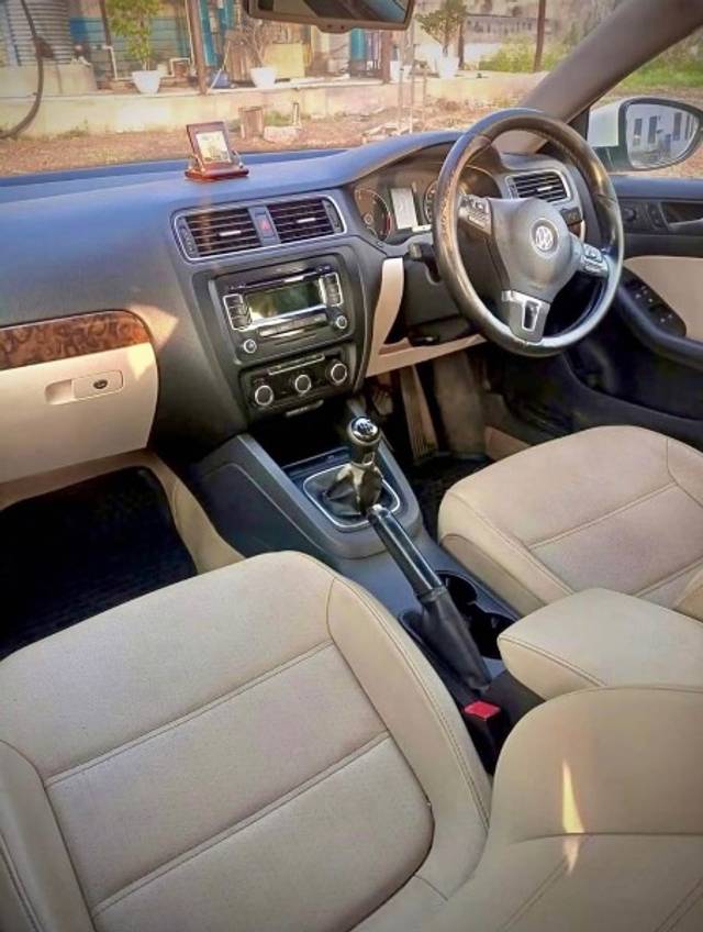 https://images10.gaadi.com/usedgaadi-sellcar/UsedCar/f5ad5dd8a/35bc1b7e-d419-4575-baed-540f3a646c14.jpeg?imwidth=6402