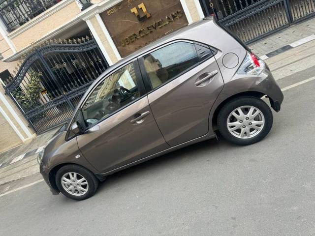 https://images10.gaadi.com/usedgaadi-sellcar/UsedCar/f5ade67ba/4cb10924-586c-4cb9-8826-c320de00fac2.jpg?imwidth=6400