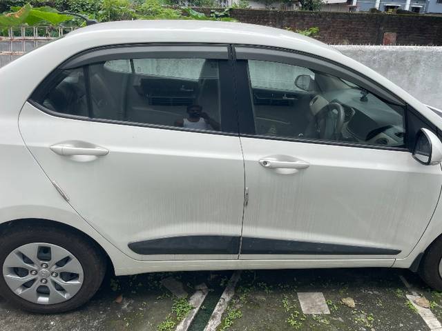 https://images10.gaadi.com/usedgaadi-sellcar/UsedCar/f5ae04d1a/6cd5b65b-3d9b-4a24-bf18-60525b88dc7f.jpeg?imwidth=6401