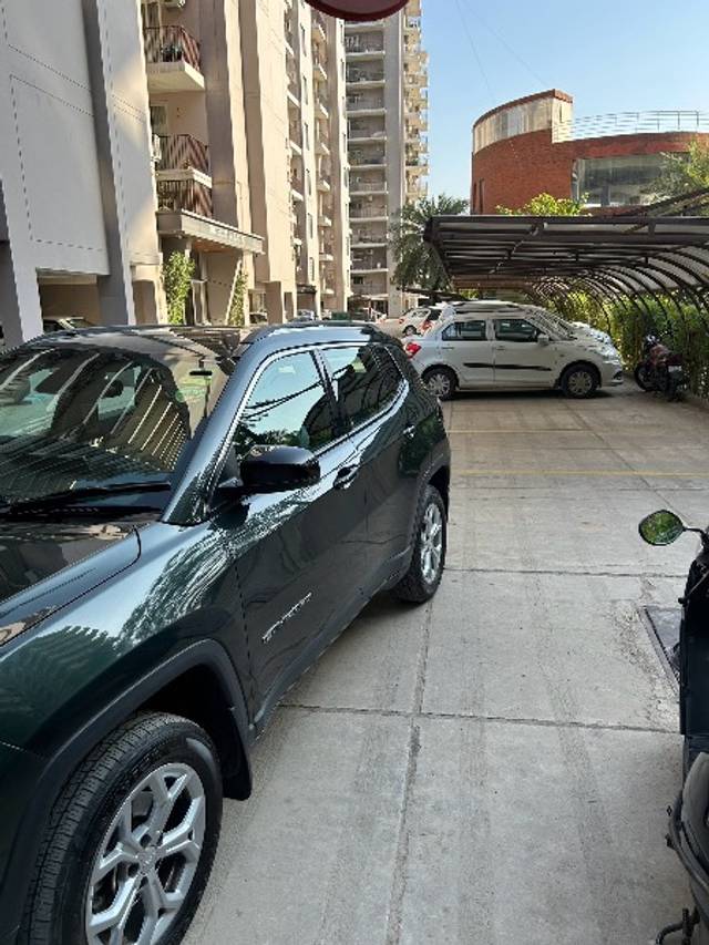 https://images10.gaadi.com/usedgaadi-sellcar/UsedCar/f5ae5d21a/e487980f-c3de-446c-8d17-e0620f02f434.jpeg?imwidth=6400