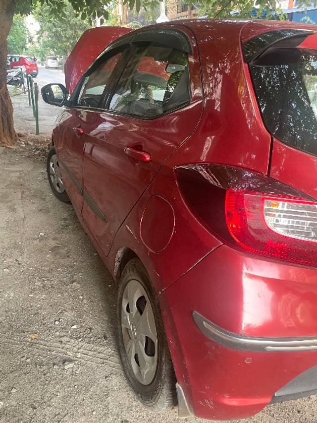 https://images10.gaadi.com/usedgaadi-sellcar/UsedCar/f5aea30aa/429ccc0c-d68b-4f01-abcf-37cc8b6a0fc4.jpeg?imwidth=6401