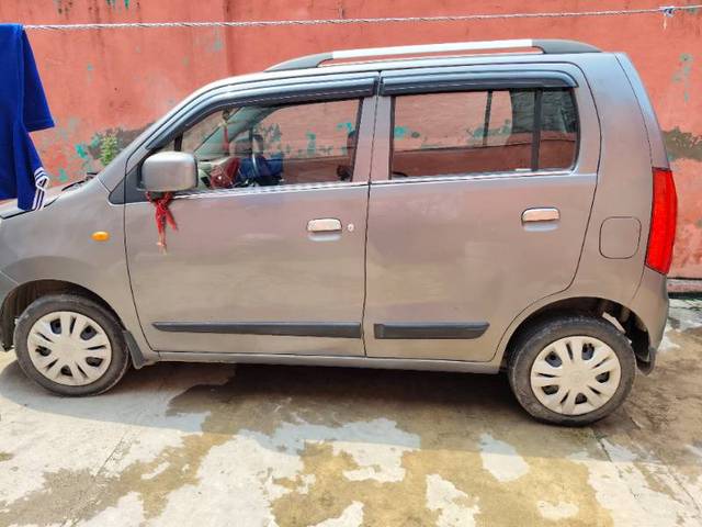 https://images10.gaadi.com/usedgaadi-sellcar/UsedCar/f5aea5b9a/f5ed15e4-0013-4bae-98db-bf166f7d5946.jpg?imwidth=6401
