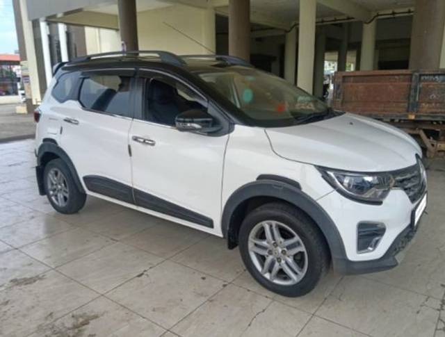 https://images10.gaadi.com/usedgaadi-sellcar/UsedCar/f5aef227a/8db07ceb-0e96-473a-b347-f8ee8a12e010.jpg?imwidth=6400