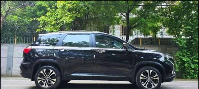 https://images10.gaadi.com/usedgaadi-sellcar/UsedCar/f5af9455a/af99b90d-d481-4a45-bfab-78b833bd19a1.jpg?imwidth=6401