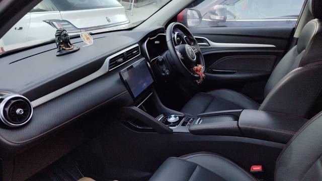 https://images10.gaadi.com/usedgaadi-sellcar/UsedCar/f5afe505a/c8bbe075-ea6f-41c3-bc96-002ba509f8c2.jpg?imwidth=6401