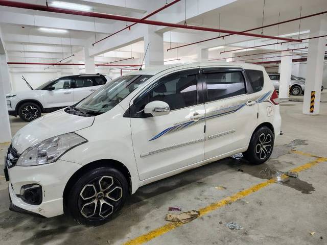 https://images10.gaadi.com/usedgaadi-sellcar/UsedCar/f5b019d2a/b07b1720-01df-4ec2-af01-9db9cc4524a0.jpg?imwidth=6400