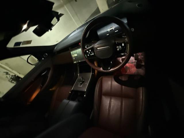 https://images10.gaadi.com/usedgaadi-sellcar/UsedCar/f5b0b9fda/864d734d-868d-4fb8-aaf9-a3878be090fb.jpeg?imwidth=6402
