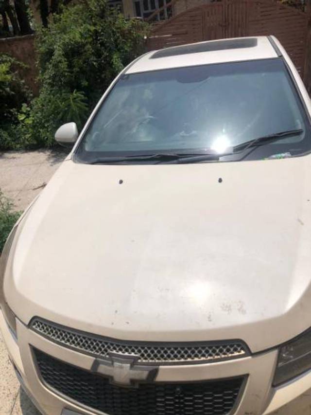 https://images10.gaadi.com/usedgaadi-sellcar/UsedCar/f5b1916aa/2eee4d7c-9d86-4122-9cb9-5ffc7ae42286.jpg?imwidth=6400