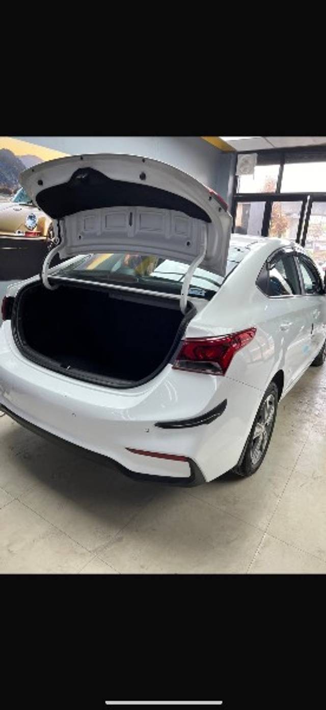 https://images10.gaadi.com/usedgaadi-sellcar/UsedCar/f5b1d536a/ade693f8-706b-4ce3-a215-79bd12d4a904.png?imwidth=6401