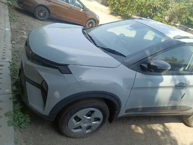 https://images10.gaadi.com/usedgaadi-sellcar/UsedCar/f5b2b354a/890d7f1a-dc5b-442b-ad16-4596a47e11f1.jpg?imwidth=6400