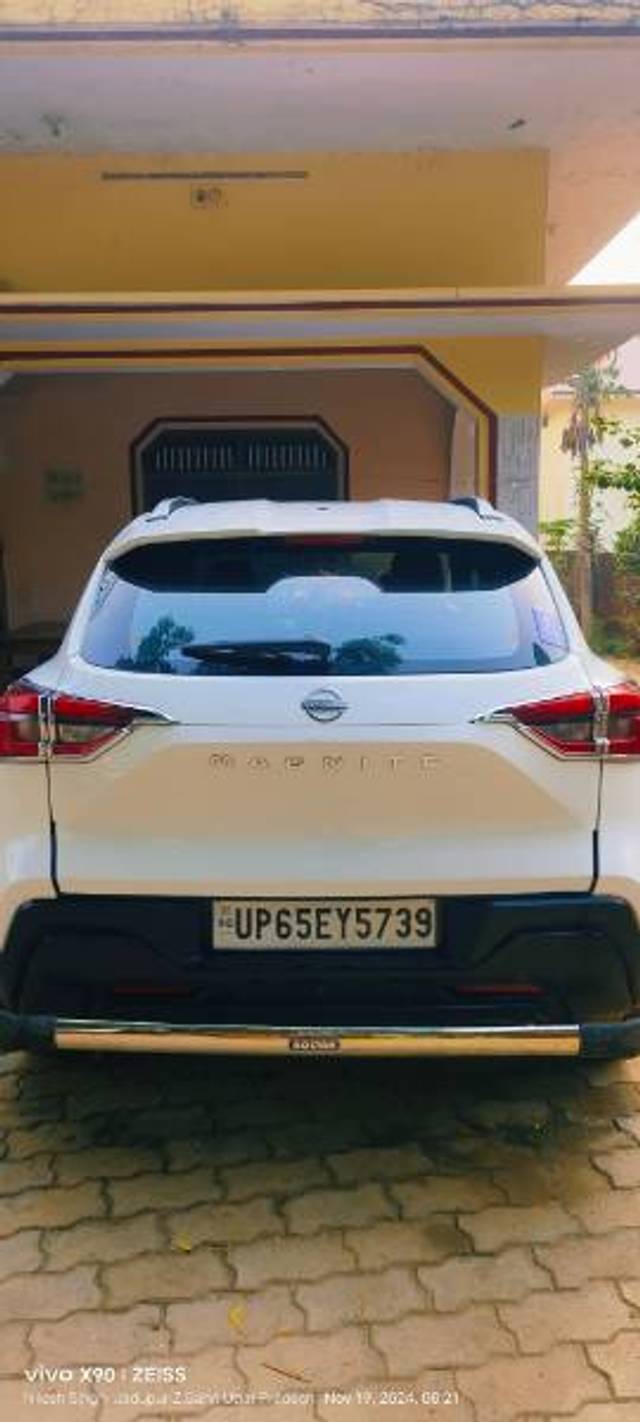 https://images10.gaadi.com/usedgaadi-sellcar/UsedCar/f5b3270ba/e37e662f-9947-44fb-9347-9ec89fc34095.jpg?imwidth=6401
