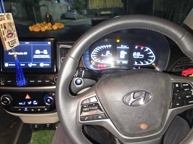 https://images10.gaadi.com/usedgaadi-sellcar/UsedCar/f5b38674a/cce2f5bb-725a-4f0e-a914-8d3be8efa9dd.jpeg?imwidth=6401