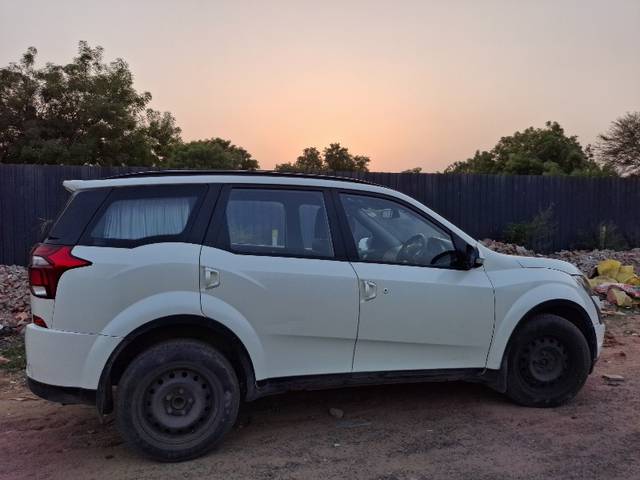 https://images10.gaadi.com/usedgaadi-sellcar/UsedCar/f5b3dec9a/ea6544ab-48bd-498c-b670-331c1bce82c8.jpeg?imwidth=6401
