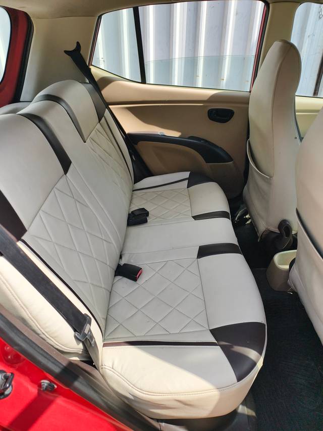 https://images10.gaadi.com/usedgaadi-sellcar/UsedCar/f5b404cea/d1d67978-9cb4-4604-9788-7ad7e6db88e0.jpg?imwidth=6402