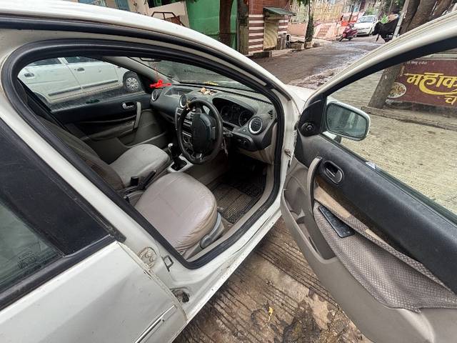 https://images10.gaadi.com/usedgaadi-sellcar/UsedCar/f5b4190aa/0d0e0b80-12d0-45ce-b914-9556a7f9aac4.jpeg?imwidth=6402