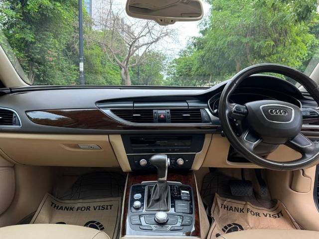 https://images10.gaadi.com/usedgaadi-sellcar/UsedCar/f5b47cf6a/58a445a1-86df-4619-a45b-5e65e73278ac.jpeg?imwidth=6401