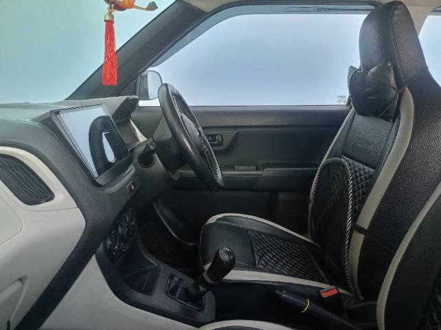 https://images10.gaadi.com/usedgaadi-sellcar/UsedCar/f5b4b854a/8540fcbd-6b39-47b7-9414-6acaed407ebc.jpg?imwidth=6402