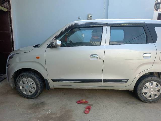 https://images10.gaadi.com/usedgaadi-sellcar/UsedCar/f5b4b854a/a28be67b-76a4-42dd-9131-aa270f116296.jpg?imwidth=6400