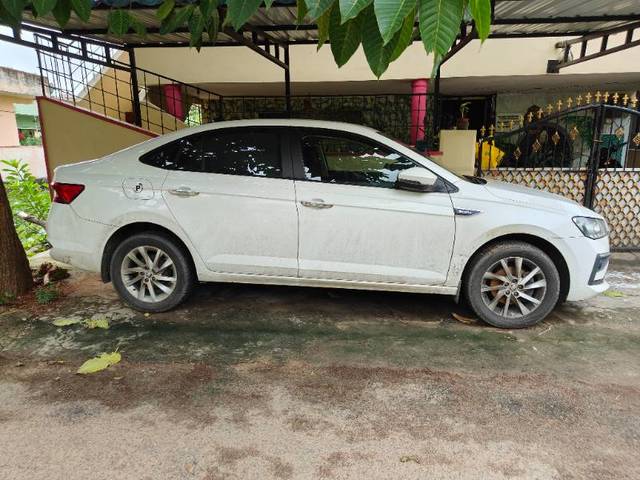 https://images10.gaadi.com/usedgaadi-sellcar/UsedCar/f5b4c76aa/dc27e344-ceef-46fa-a642-57a1a2e35f46.jpg?imwidth=6400