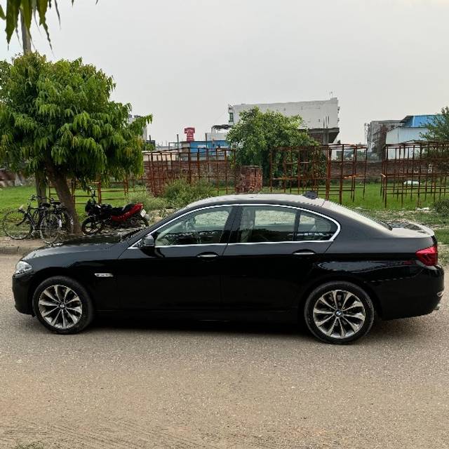 https://images10.gaadi.com/usedgaadi-sellcar/UsedCar/f5b4ed24a/fff100b8-ba08-4bf9-8f74-8a933c9dfbcb.jpeg?imwidth=6402
