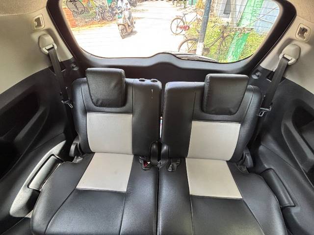 https://images10.gaadi.com/usedgaadi-sellcar/UsedCar/f5b53125a/f82aa6b4-2087-43bd-afa5-1aad9d10d3a0.jpeg?imwidth=6401