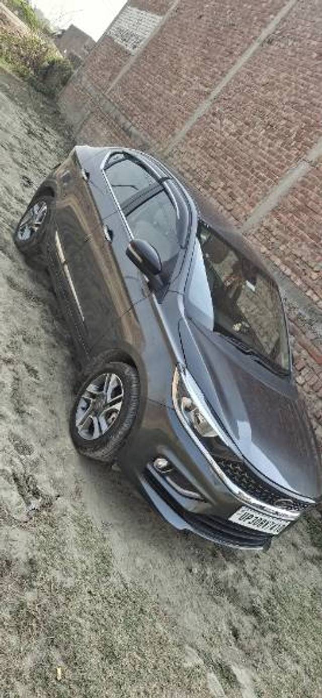 https://images10.gaadi.com/usedgaadi-sellcar/UsedCar/f5b53ff3a/367d4192-6780-41df-a5de-2e70c457e08a.jpg?imwidth=6402