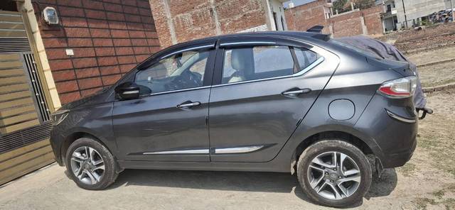 https://images10.gaadi.com/usedgaadi-sellcar/UsedCar/f5b53ff3a/d38cdf47-6dfc-4016-974d-b0619ab1ad45.jpg?imwidth=6401