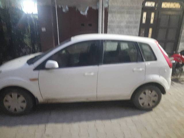 https://images10.gaadi.com/usedgaadi-sellcar/UsedCar/f5b5779e-b67a-4bfc-a6ad-0bbb1e7c2dfb/2a85a757-b211-4eb0-b00f-81c9163599bc.jpg?imwidth=6401