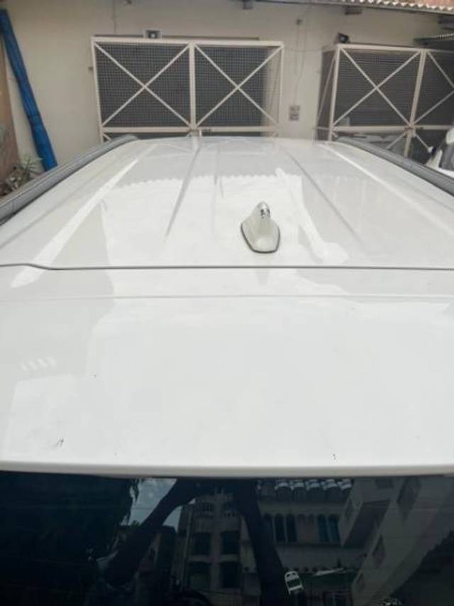 https://images10.gaadi.com/usedgaadi-sellcar/UsedCar/f5b5b1e6a/a832bbd2-3255-480d-8aa5-c05c6a35cc9c.jpg?imwidth=6402
