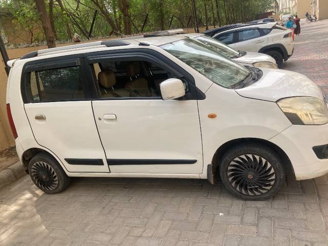https://images10.gaadi.com/usedgaadi-sellcar/UsedCar/f5b5c96ca/159b2002-1a4e-4e6c-9e52-5a6956300f71.jpg?imwidth=6401