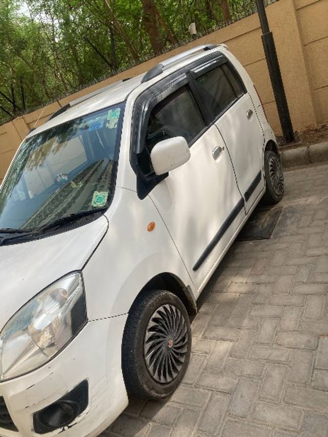 https://images10.gaadi.com/usedgaadi-sellcar/UsedCar/f5b5c96ca/93639c49-d8e1-485f-b785-f2e4cc35553c.jpg?imwidth=6400