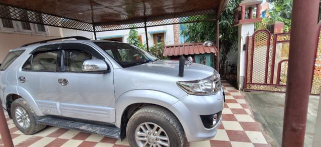 https://images10.gaadi.com/usedgaadi-sellcar/UsedCar/f5b62784a/3f604604-6c56-474f-b754-77e387cb719a.jpeg?imwidth=6400