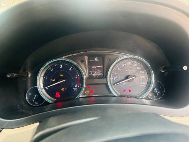 https://images10.gaadi.com/usedgaadi-sellcar/UsedCar/f5b66143a/b1828076-5a95-4edb-9aef-d502bf5a12d0.jpg?imwidth=6402