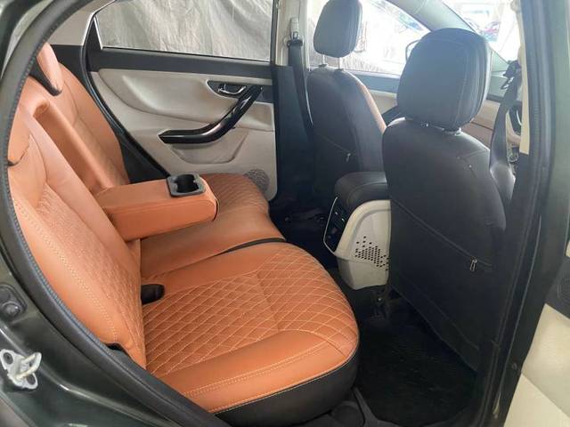 https://images10.gaadi.com/usedgaadi-sellcar/UsedCar/f5b6b238a/12ef33d8-6621-4e06-a5e0-daa1176a745c.jpg?imwidth=6401