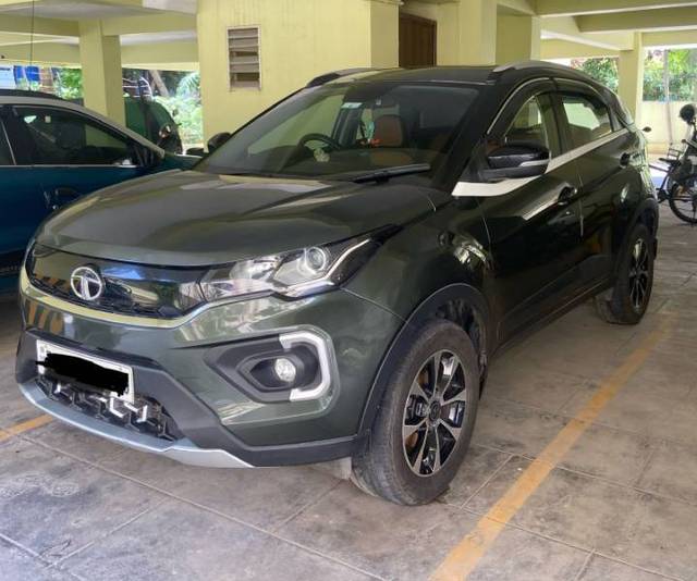 https://images10.gaadi.com/usedgaadi-sellcar/UsedCar/f5b6b238a/c057e30a-7d02-4e32-964f-0644dbd7de59.jpg?imwidth=6400